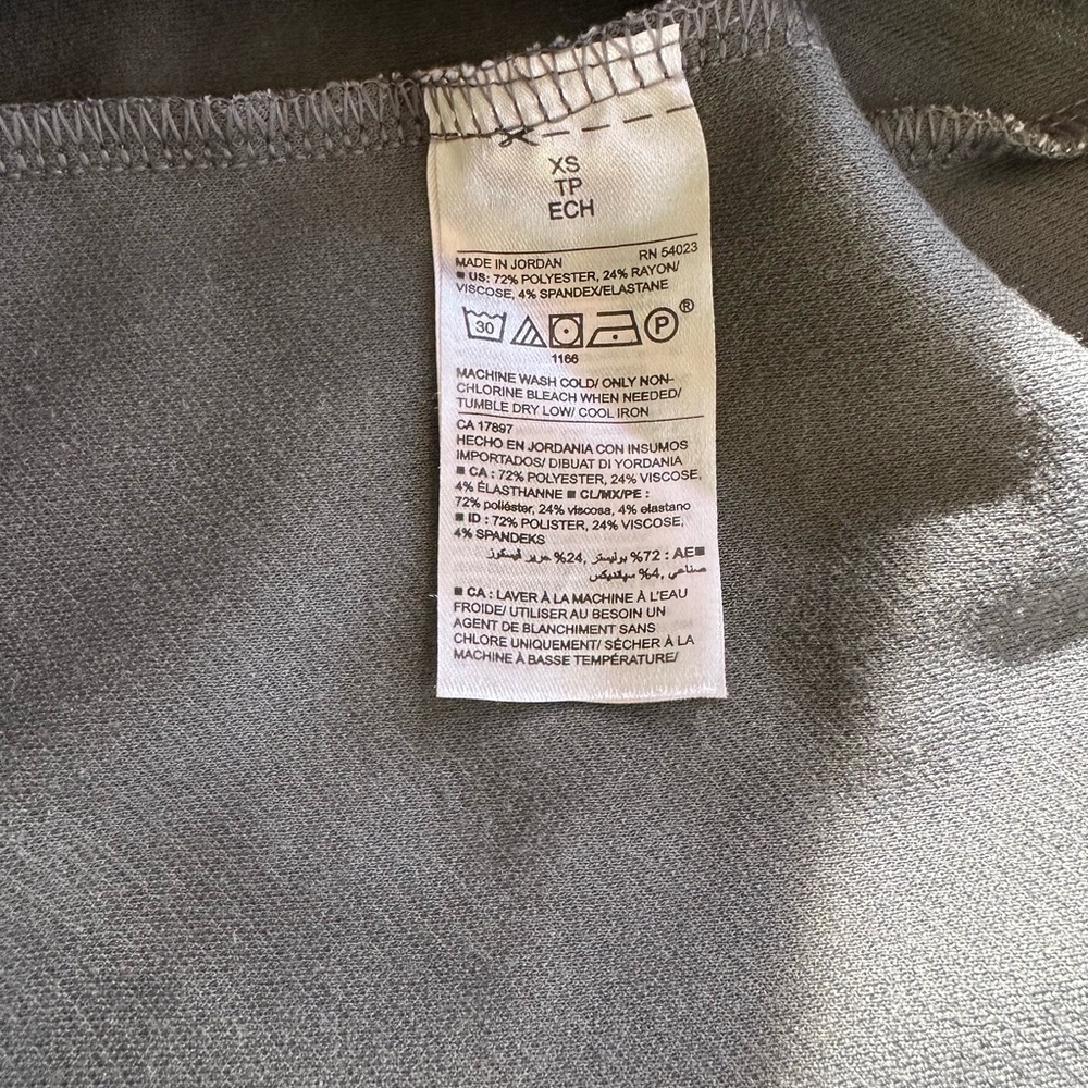 Elegant Grey Women's Dress - Picture 6 of 9